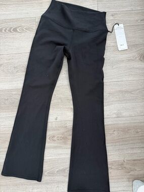 ALO Airbrush High-Waist 7/8 Bootcut Legging NWT